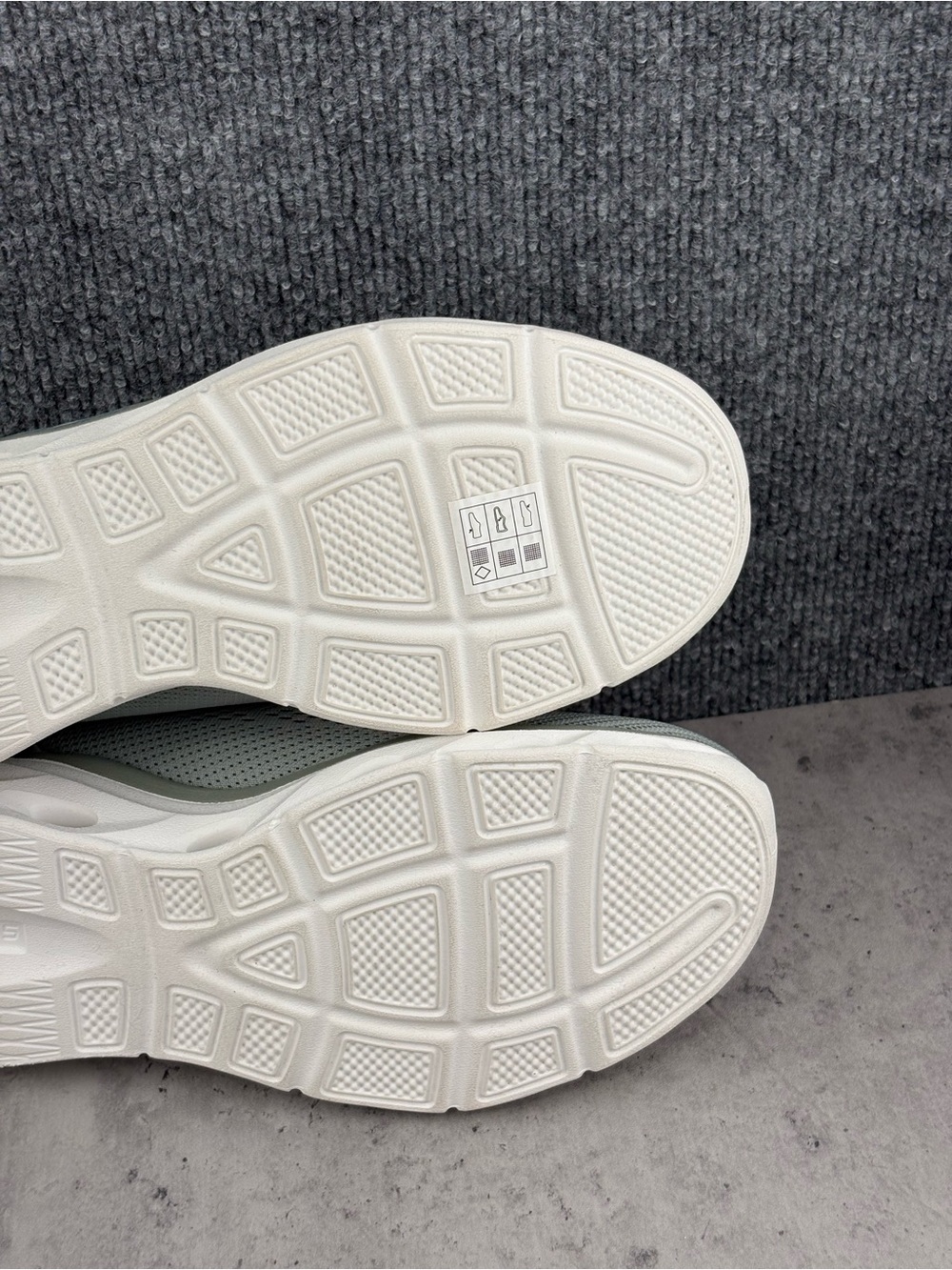 Skechers Women's Slip On Hands Free Swift Fit Shoes Size 10 Gray Comfort New - Picture 6 of 7